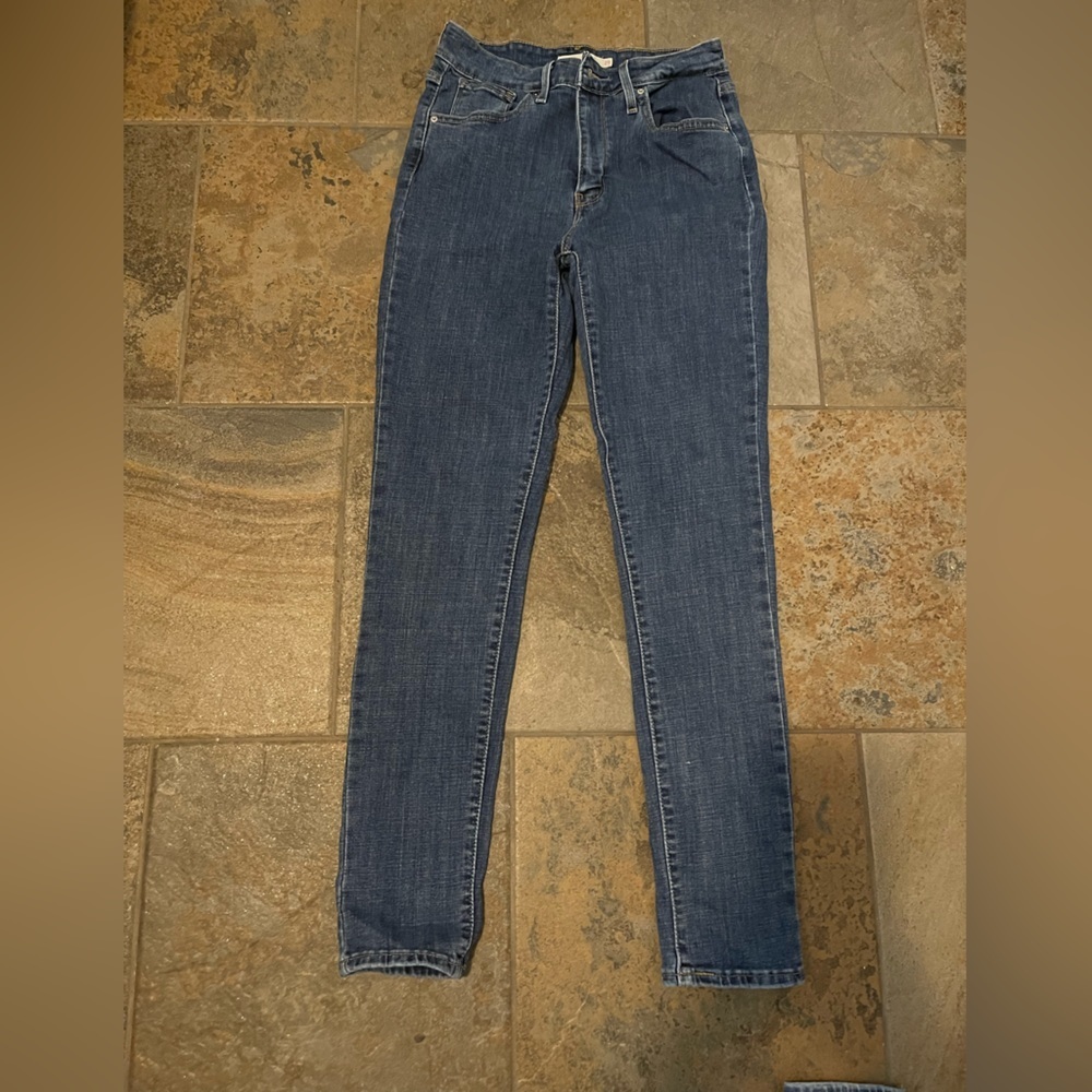 Levi’s women 721 high-rise skinny jeans size 29
